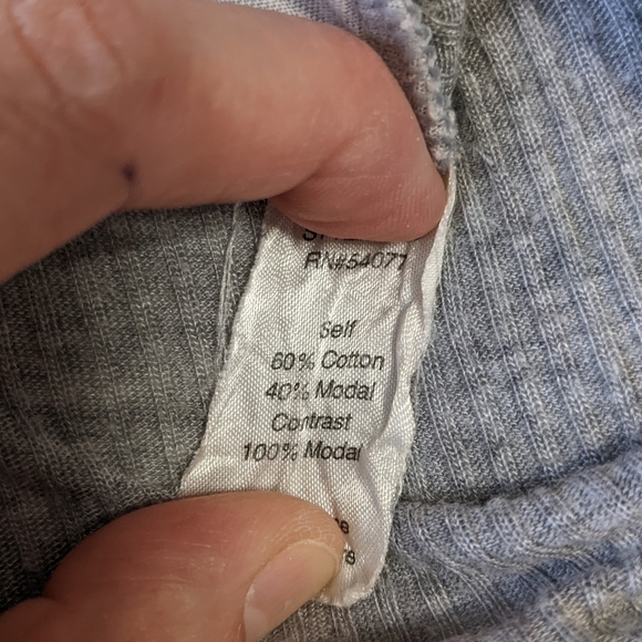 CAbi Sleeveless Printed Top Small - Picture 4 of 6